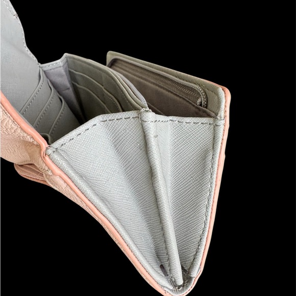 Fossil Pink Leather Women's Wallet / Clutch/ Organizer - Picture 4 of 16
